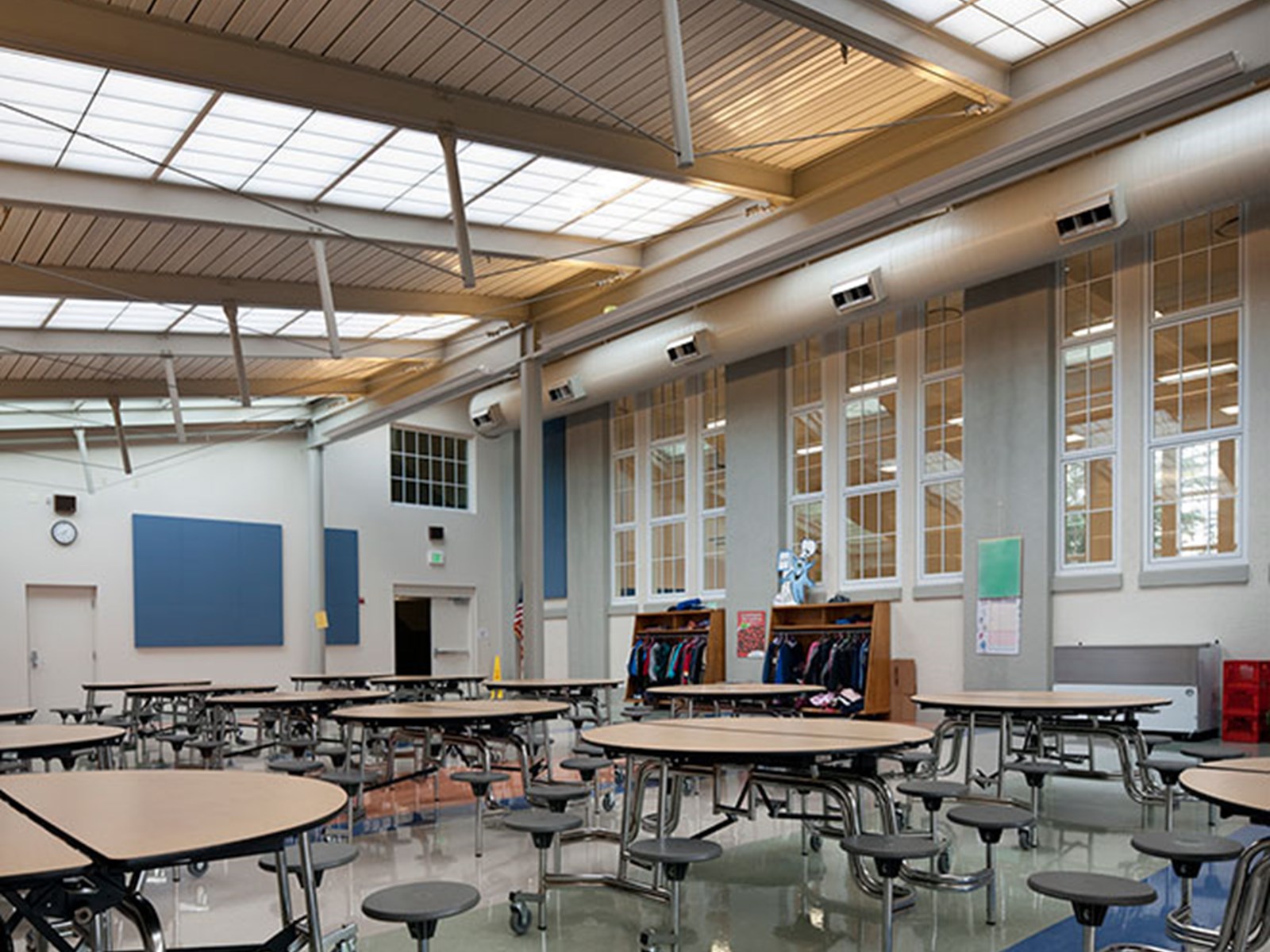 Custom Kalwall Daylighting Solutions | DeaMor