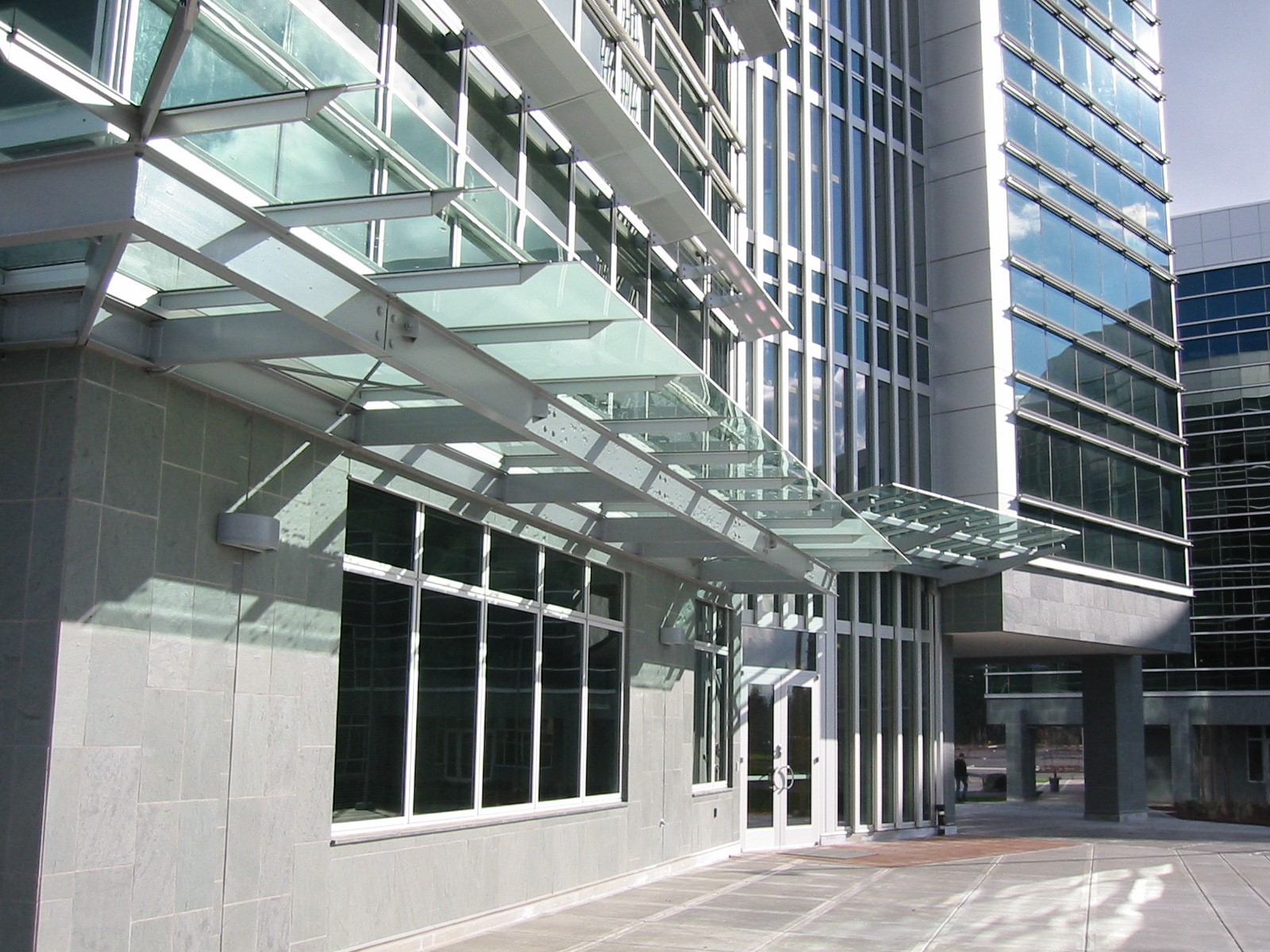 Narrowline Canopy System: Elegant Slim Profile "T" | DeaMor